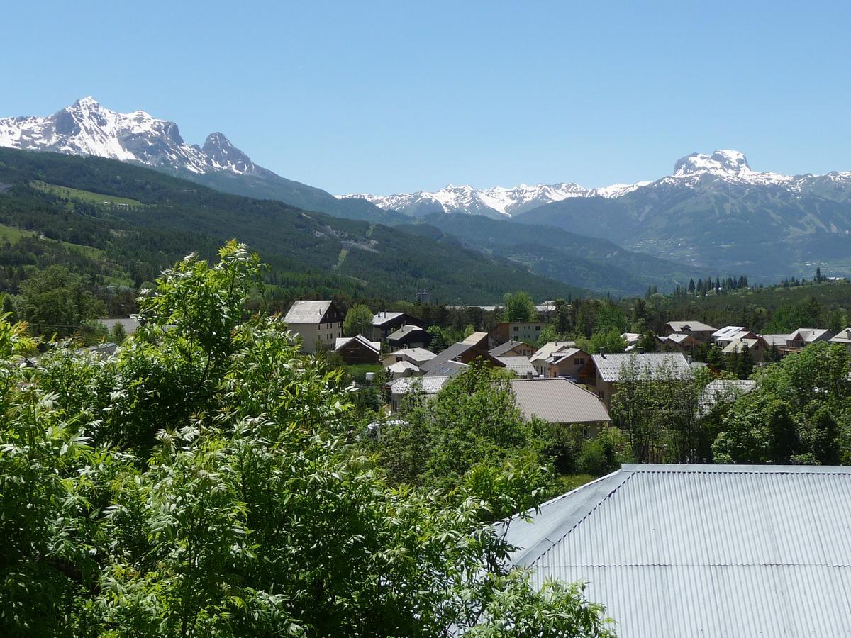 Gite D'Etape Auberge De L'Ardoisiere Jausiers Exterior photo